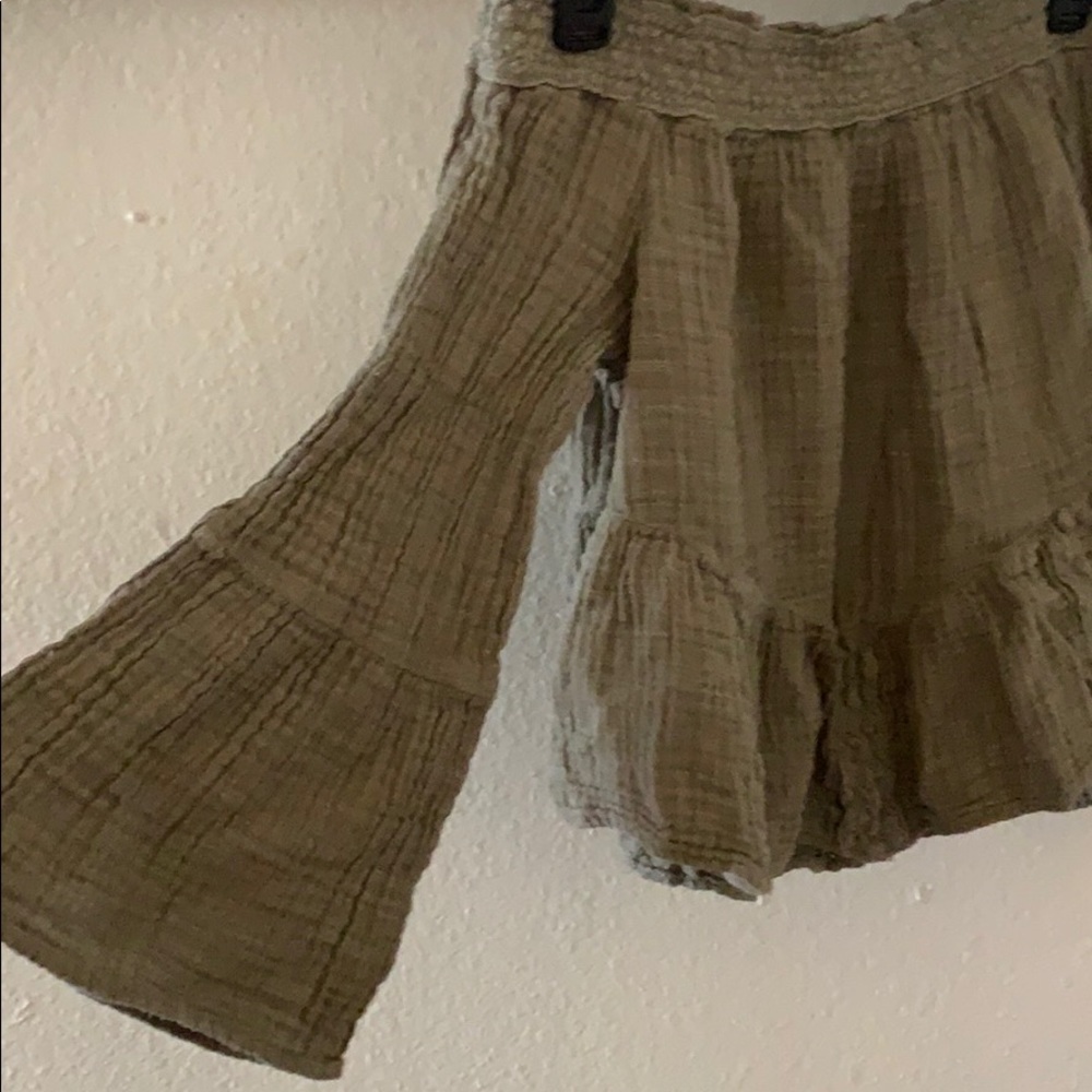 American Eagle Off the Shoulder Peasant Shirt - Picture 2 of 2
